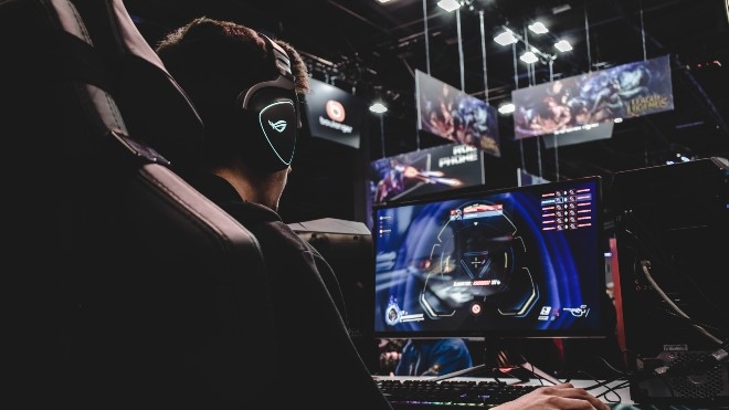 Vendas de computadores e monitores de gaming crescem em 2020