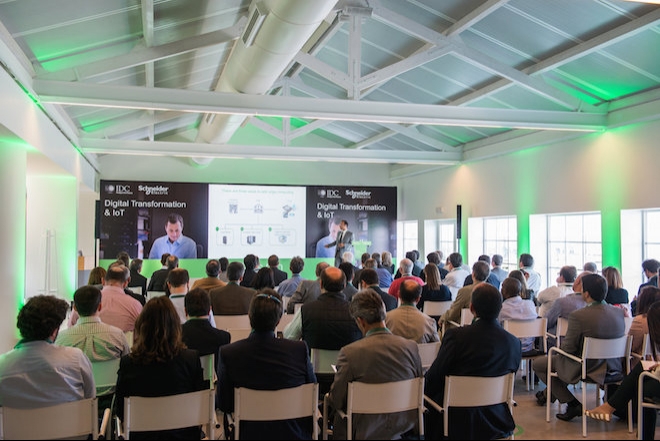 Schneider Electric apresenta soluções de micro data center para aplicações de Edge Computing