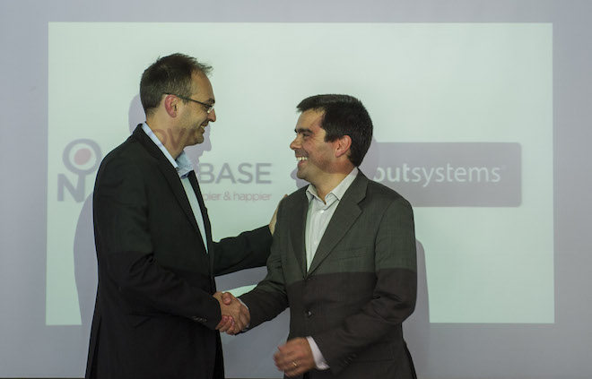 Novabase e OutSystems firmam parceria 